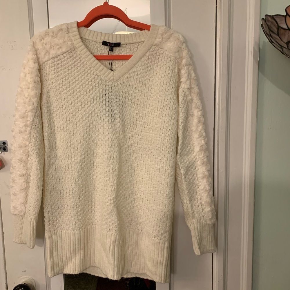 NWT yest calahan sweater
